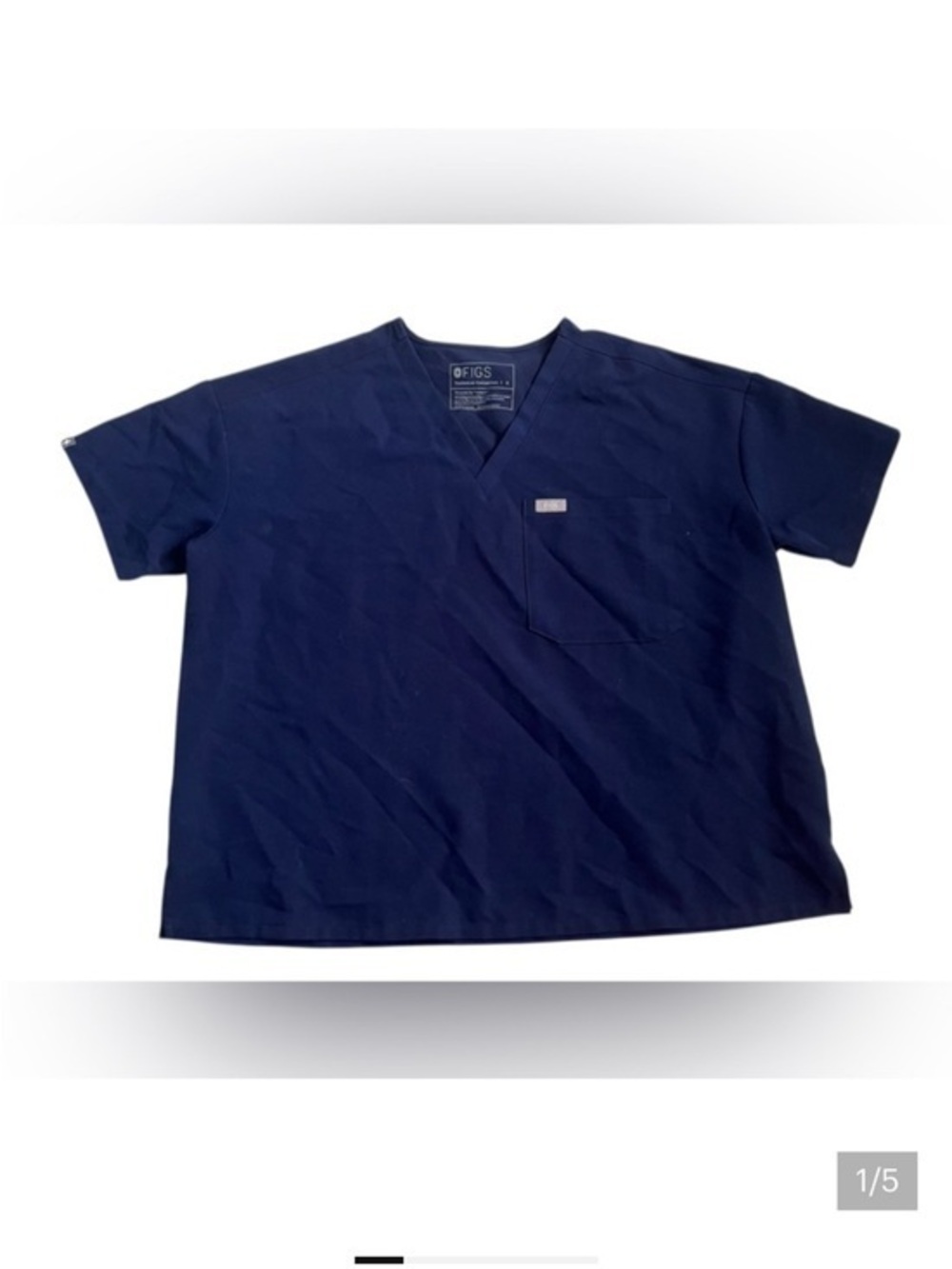 Figs Men’s V-Neck Pocket Tee in Navy Blue